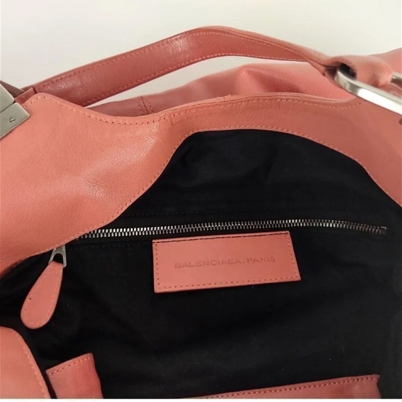 𝅺BALENCIAGA "Maxi Shopper" handbag - Picture 8 of 13